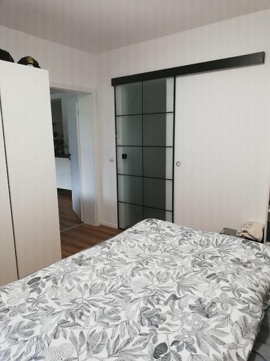 Finanzierbareres 3 Familienhaus für Familien in Mittenaar, tolle Möglichkeit für Kapitalanleger – Schlafzimmer Wohnung 2