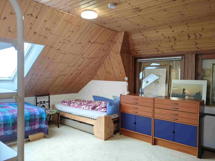 One Roof – Two Self-Contained Houses – Gästezimmer Haus 1