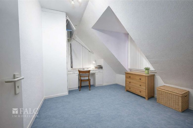 Helle Maisonette-Wohnung mit Terrasse, Fußbodenheizung und eigenem Saunaraum – Arbeitszimmer