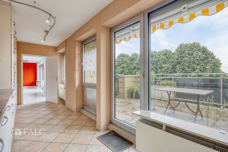 Penthouse a Köln-Weiden - ascensore, garage sotterraneo e fantastica terrazza sul tetto – Küche