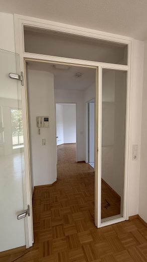 TOP-Wohnlage in Düsseldorf-Gerresheim – Flur mit Gegensprechanlage