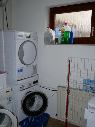 Waschmaschine und Trockner