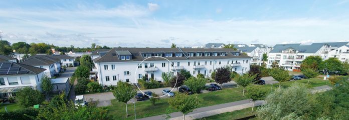 Gerenoveerd EN direct beschikbaar: tuinappartement m. eigen ingang, vloerverwarming, meer- en stationsnabijheid – Wohnanlage außen