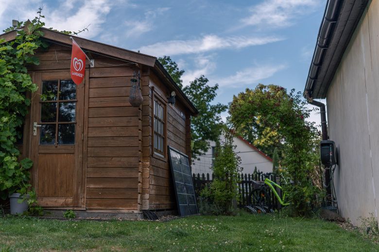 Oasi verde nell’idilliaca Zernsdorf su 1.130 m² con laghetto, sauna e serra – mehrere Schuppen zum einlagern