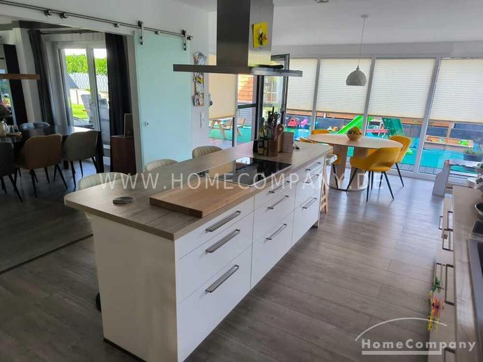 Zeer mooi, comfortabel huis met tuin, ca. 800 m² perceel en dubbele carport – ee981b878eda83e7d3f64bbe08ac56c960fc09f0.jpg