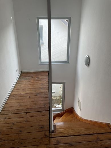 Besonderes Schmuckstück mit Atmosphäre – Hinterhaus Flur und Treppe
