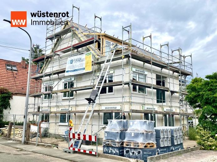 *3 ZIMMERWOHNUNG MIT DACHTERRASSE: Sehr gute Bauqualität, Ausbaureserve ca. 31m² in guter Lage* – Foto 1