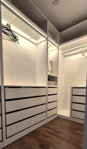 Un cadre de vie exclusif au bord de la Spree – Appartement meublé de 2 pièces (97m2) sur la presqu’île de Stralau – Walk-In-Closet_1a