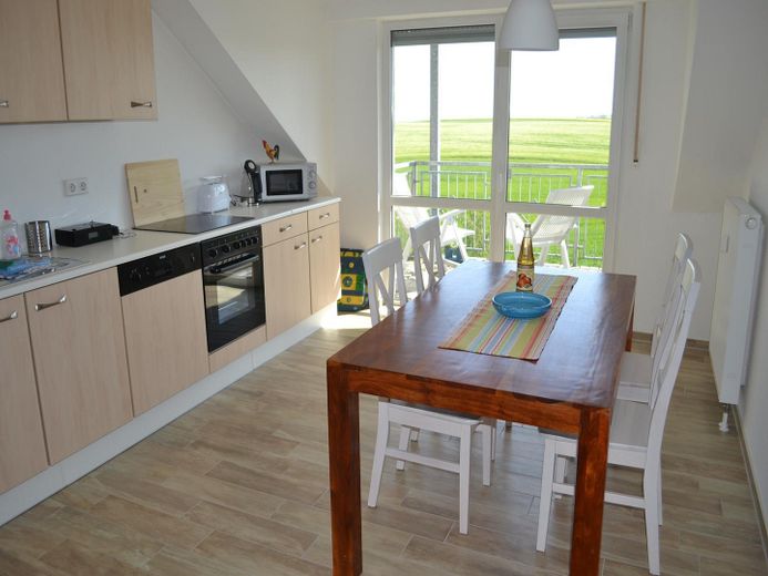 Wohnküche m. Balkonzugang