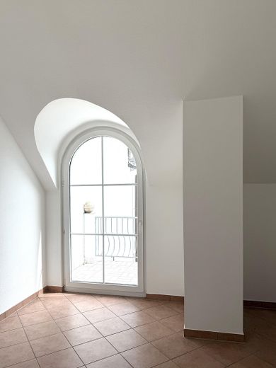 Provisionsfrei: Exklusive 4 Zimmerwohnung mit außergewöhnlicher Architektur – Zimmer am Eingang
