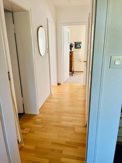 Casa con potencial para dos unidades residenciales en Colonia Flittard – Flur 1, Obergeschoss