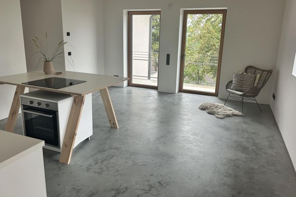 Neue, top moderne 2 Zimmer in ruhiger Lage, ideal für Referendare