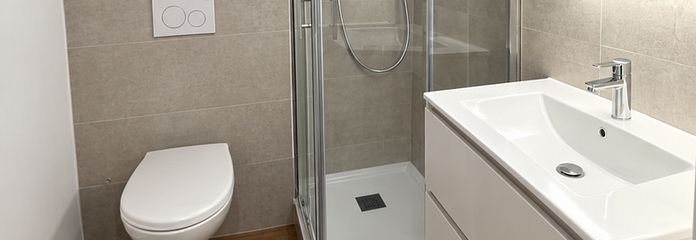 Sanierte 3 Zimmer Wohnung mit Balkon – Badezimmer
