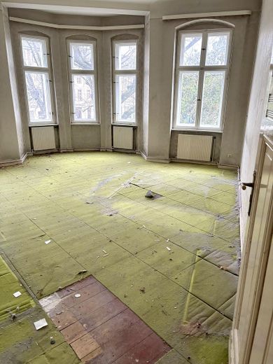 5-Zimmer Wohnung am Kolberger Platz – Eckzimmer