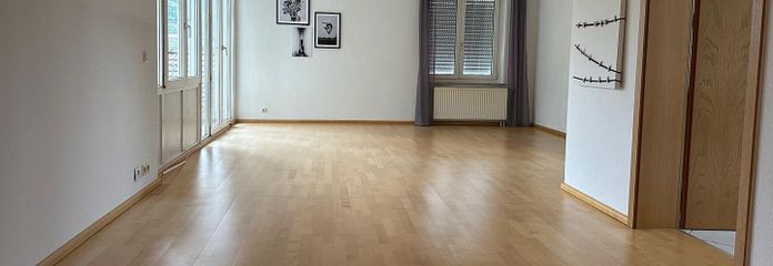 Helle 4-Zimmer-Wohnung mit Balkon und Stellplatz in Steinheim – Wohn- / Essbereich