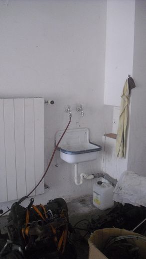 Lagerfläche mit großem Tor im Gewerbegebiet Nürtingen‑Rieth – Foto 4