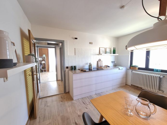 Großzügige 5,5-Zimmer-Maisonette mit Hauscharakter und viel Platz für die Familie – Wohnküche