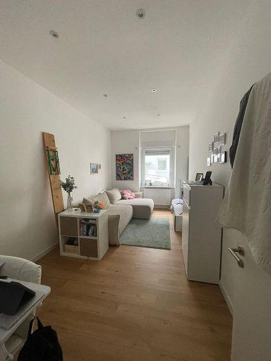 Wohnzimmer möbliert