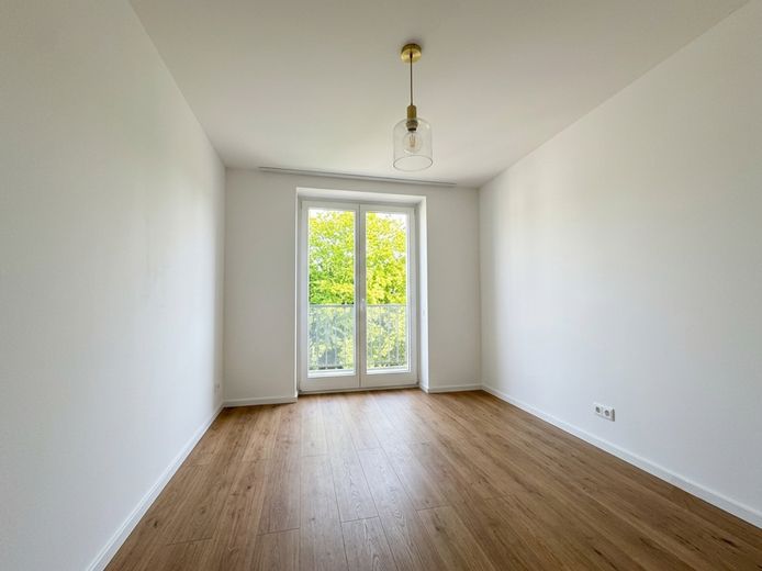 Emménagez ou louez : lumineux 3 pièces avec balcon donnant sur la verdure — sans commission, directement du propriétaire – Photo 2