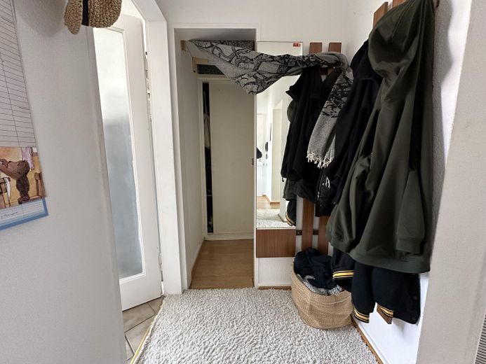 Centralne mieszkanie 2-pokojowe w frankfurckim Ostend z balkonem i EBK – Foto 11
