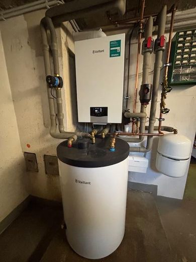 Heiztherme mit Standspeicher