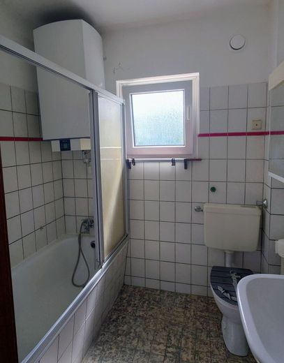 Charmantes Mehrfamilienhaus mit großem Garten in Traisa – Bad OG
