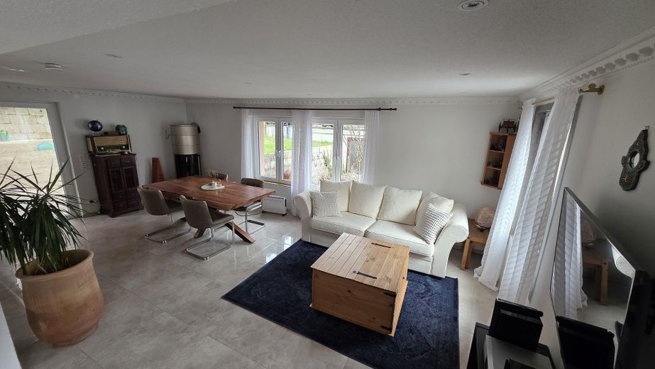 Einfamilienhaus mit Garten in ruhiger Wohnlage – Wohnzimmer / Esszimmer