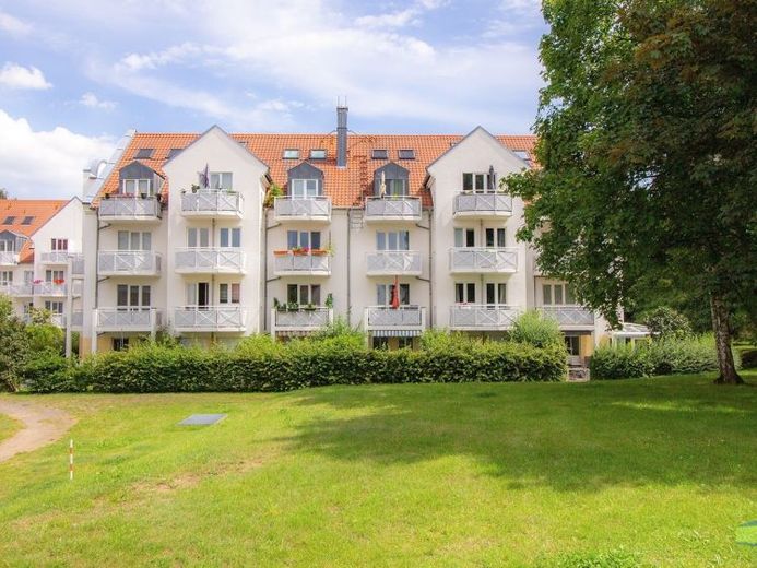 Eigennutz oder zur soliden Investition in ruhiger Lage - 3-Raum-Maisonette, Badewanne, 3 Balkone – Foto 1