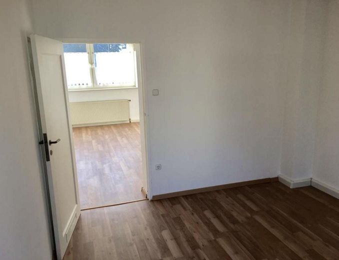 Helle 2-Zimmer – Eigentumswohnung im 1. OG  in Frankfurt-Höchst – Schlafzimmer