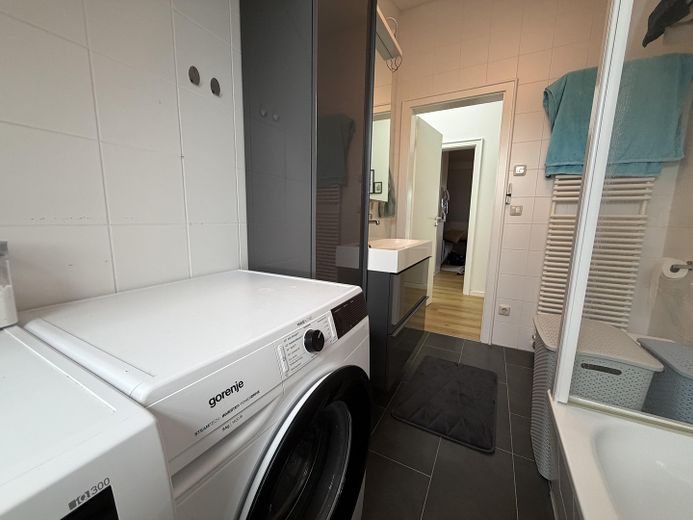 Apartamento elegante sin comisión Bad Endorf/ 3 hab., ascensor, plaza de aparcamiento – Foto 12