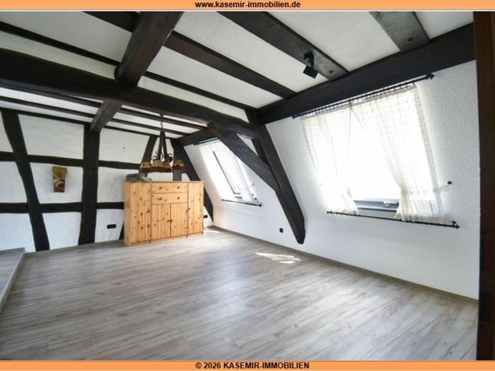 سكن ساحر في منزل نصف خشبي محمي كمعلم تاريخي يعود إلى عام 1739 – Neustraße 3 في Rhens – الصورة 1