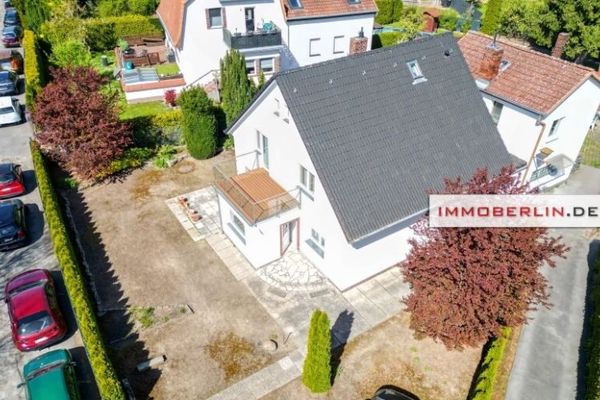 IMMOBERLIN.DE - बेहतरीन लोकेशन में दक्षिणमुखी बगीचे वाला बड़ा एकल/द्विपरिवारिक घर