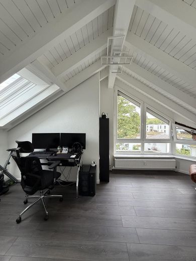 Abitare con carattere – moderna maisonette con un’architettura del tetto impressionante, giardino e piscina – Foto 14