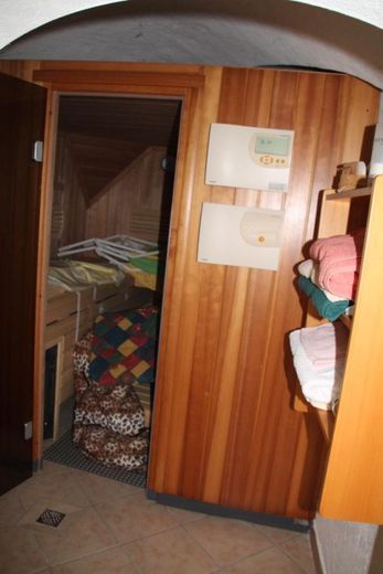 Direkt am Markt ! Gut erhaltenes WGH mit Garage, Sauna uvm. - Prov.Frei. – Bild 7