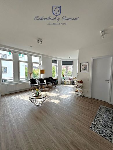 Sanierte 2-ZKB mit EBK am Beethovenplatz, perfekte City-Lage – Wohn- &amp; Esszimmer