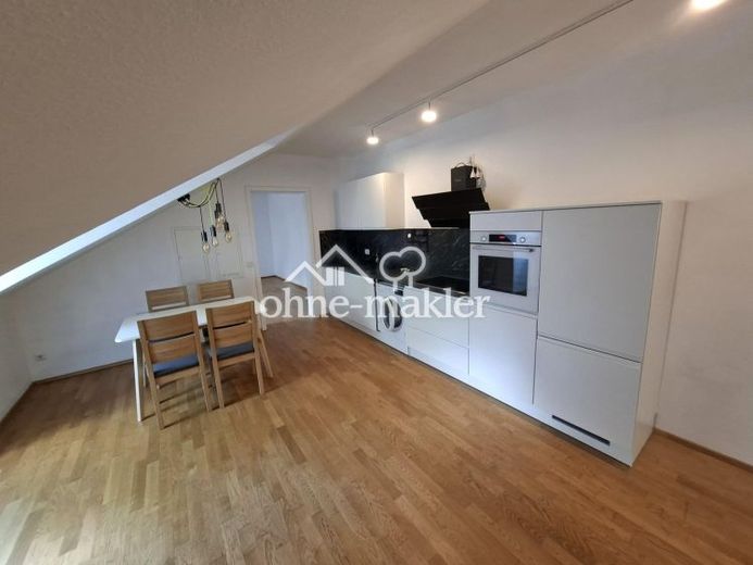 Moderno appartamento mansardato con 2 locali a Fürth | Cucina componibile | Ascensore | Garage sotterraneo | Anno di costruzione 2021 – Foto 1