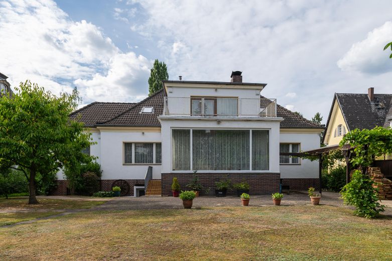 Ampia casa unifamiliare a Berlino Zehlendorf – Ansicht vom Garten