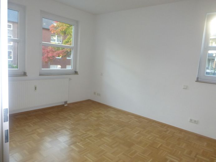 2-room apartment with balcony in central Neuss – Schlafzimmer