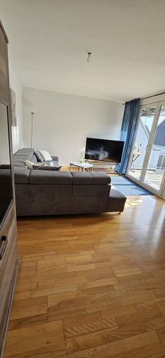 Appartement meublé pour entreprises, équipes de projet et salariés détachés pour une durée déterminée – Wohnzimmer