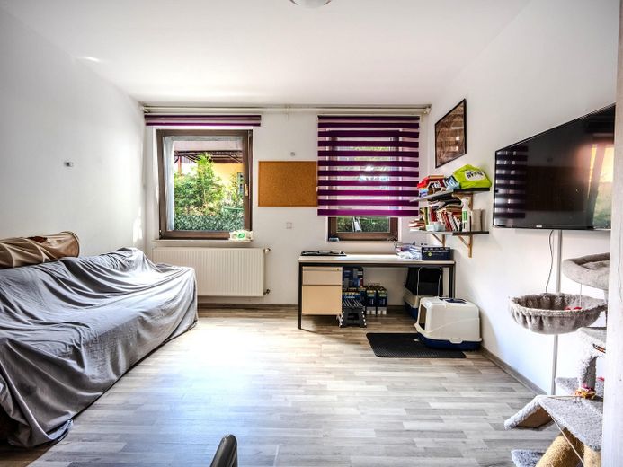 Two residential units, one special home – approx. 160 m² with a large terrace – EG_1_Schlafzimmer