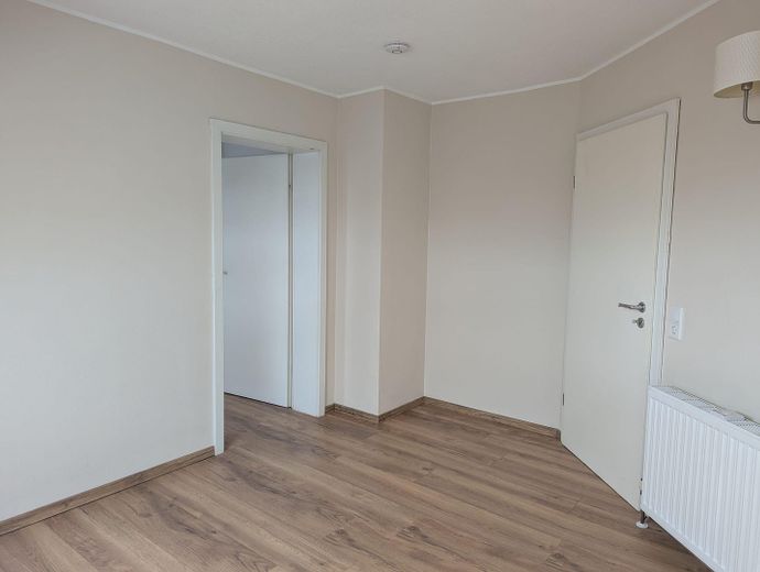 Luminoso piso de 2 habitaciones con encanto – Schlafzimmer_03