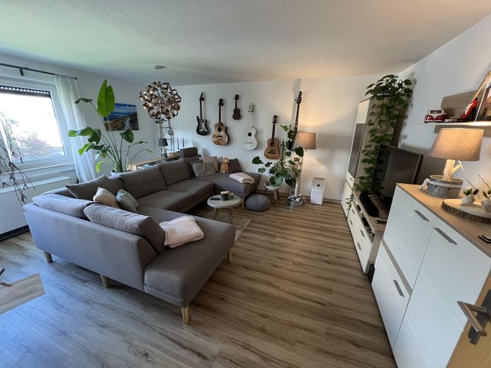 Bellissimo appartamento di proprietà di 3,5 locali con 2 balconi – Foto 1