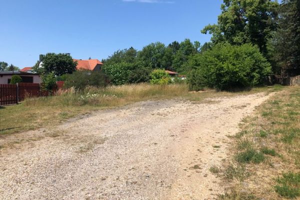 Meuselwitz: Baulücke in schöner Siedlungslage, ca. 430 m² groß!!!