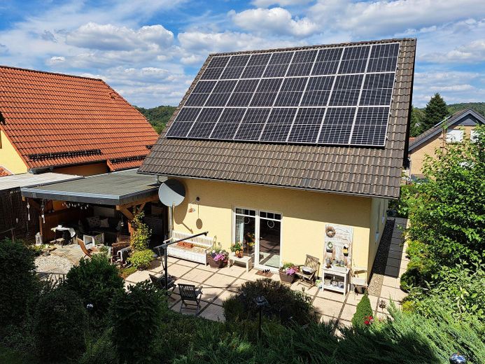 Isı pompalı müstakil ev – Gartenansicht