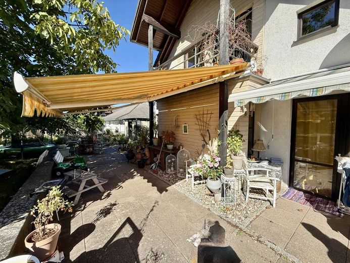 HORN IMMOBILIEN++ Neubrandenburg, tolles Architektenhaus mit 5 Zimmern, EBK, Keller und Carport – Sonnenterrasse