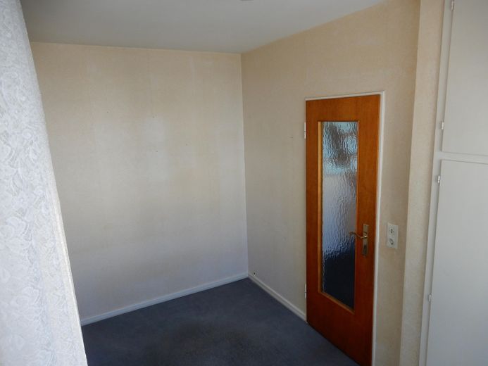 provisionsfrei / RMH in ruhiger Waldrandlage / renovierungsbedürftig – Schlafzimmer / OG 1
