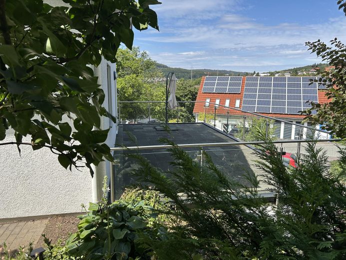 3,5Zi-Maisonette-Wohnung,2Garagen,Balkon,Küche,Kamin,GästeWC,Niedernhausen,Schäfersberg. – Ansicht Balkon