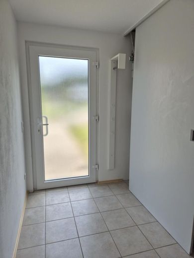 Von Privat: Reiheneckhaus in ruhiger Lage Schwarzenbruck / OT Lindelburg – Eingangsbereich