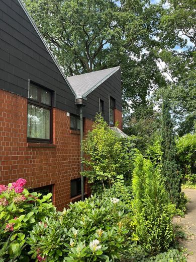 Frontansicht Zugang zum Haus