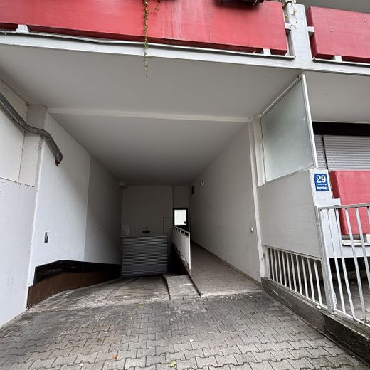 Bella e luminosa appartamento condiviso di 2 locali con balcone esposto a sud in vendita – Foto 3